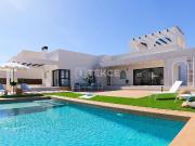 Elegantes Villas Independientes con Piscina Privada en...