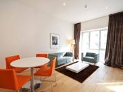 Elegantly furnished serviced apartment for 2 persons in...