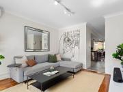 Elegantly Modern Furnished 2 Bed In The Heart of...