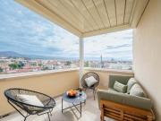 Eleganza e Comfort nel Cuore di Firenze: Attico con...