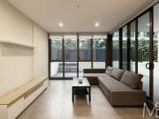 ELEVATED MODERN LIVING ABOVE MACQUARIE SHOPPING CENTRE