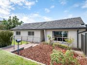 Elevated quiet location – city views