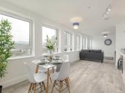 Elfin Square, Edinburgh EH11, 2 bed flat to rent, £1,300...
