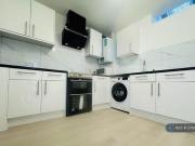 Ellisson Road, London, 1 Bedroom House