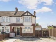 Elm Close, Raynes Park, 3 Bedroom End