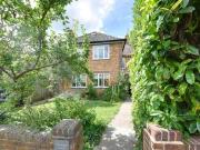 Elm Gardens, East Finchley, 3 Bedroom Maisonette