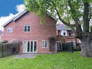 Elms Road, Stoneygate, 2 Bedroom Apartment