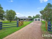 ELUSIVE ACREAGE CLOSE TO TOWN!