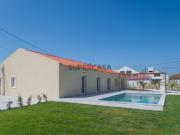 EM FASE FINAL FANTÁSTICA MORADIA TÉRREA COM PISCINA, SABUGO