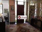 Em frente ao Clube Monte Líbano, casa com 4 suítes e 8...