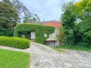 Emblemática residencia en esquina de 7 ambientes en el...