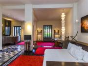 Emblemático edificio, antiguo Edificio de Correos, una...