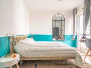 Emménage dans cette chambre contemporaine de 12 m²