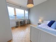 Emménagez au coeur des Eaux Vives avec vue sur le Jet... Emménagez au coeur des Eaux Vives avec vue sur le Jet...