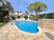 Emplacement Privilégié MOUGINS à pieds des commerces