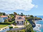 EMPLACEMENT UNIQUE PROPRIETE PIEDS DANS L'EAU A RENOVER