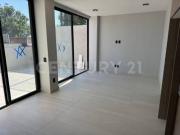 En 4To piso, con terraza propia, a una calle de parque...