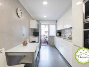 En Abatxolo, ¡prácticamente reformada y con 3 balcones!