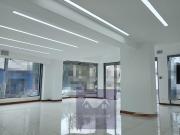 EN ALQUILER AMPLIO LOCAL 150 m2 ESQUINERO AV. AMAZONAS...