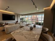 En alquiler. Apto de 135m2. 3H/3B/3P. Urb. Campo Alegre