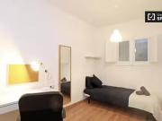 Único Habitación amueblada en un apartamento de 3...