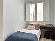 Encantador Habitación en Calle de Atocha, Cortes