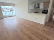 EN ALQUILER — Moderno departamento en Urb. privada,...