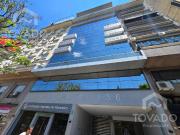 En alquiler! Oficina con seguridad 24hs y cochera en...