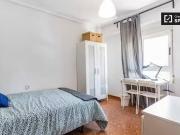 ¡En alquiler! Se alquila habitación compacta en...