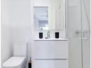 Acogedor Se alquila habitación en piso de 5 dormitorios...