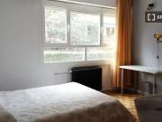 Encantador Se alquila habitación en piso de 7...