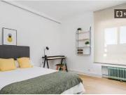 ¡Renta! Se alquila habitación en piso de 9 habitaciones...