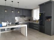 EN ALQUILER SUITE SEMIAMOBLADA 120M2 SAUCES NORTE DE...