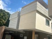 En Alquiler Townhouse en La Urb. La Arboleda Mcy