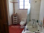En arriendo clásica casa en Agua Santa