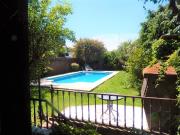 En Bernal Chalet de 4 Ambientes con pileta y cochera...