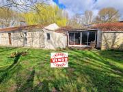 En campagne longère rénovée de 140m2 + studio 27m2 + annexe