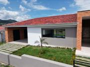 En Challuabamba, hermosa casa de 354 m² de construcción...