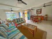 En Condominio Con Club De Playa. Patio Y Cuarto De Servicio