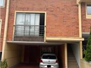 En condominio, hermosa casa en venta en Cumbres,...