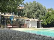 EN DROME PROVENCALE: Très belle bâtisse ancienne entièremen