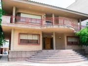 En el corazón de Llano de Brujas, en una ubicación...