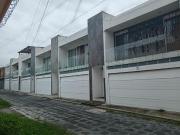 EN ESQUINA A PIE DE CALLE EXCELENTE UBICACION