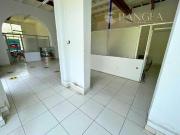 EN ESQUINA: IDEAL PARA INSTITUTOS O CENTROS MÉDICOS:...