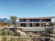 En Estepona, en un enclave natural privilegiado entre el...