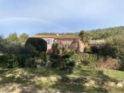 En exclusivité, maison de plain pied avec dépendances...