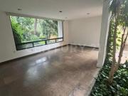 En exclusivo condominio de solo 4 casas, en esqu de Las...