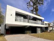 Moderna Propiedad con Piscina a estrenar en Greenville