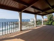 En la costa gallega entre la ciudad de Pontevedra y...