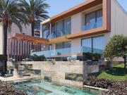 En la exclusiva urbanización de Can Teixidó, una de las...